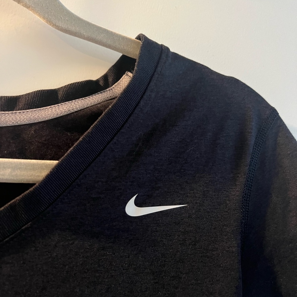 Nike Dri-Fit - Picture 2 of 5